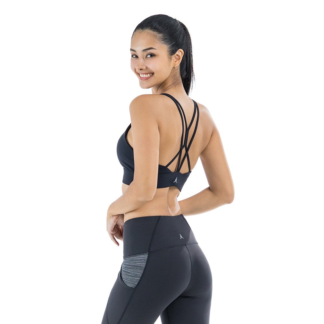 【NAMASTE】Annie 造型拉提肩带短上衣 - 黑 - 女装运动内衣 - 尼龙 黑色