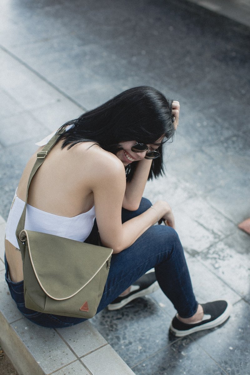 Camera Bag (Olive/Beige) : Small Size Water Proof Canvas - 侧背包/斜挎包 - 防水材质 卡其色