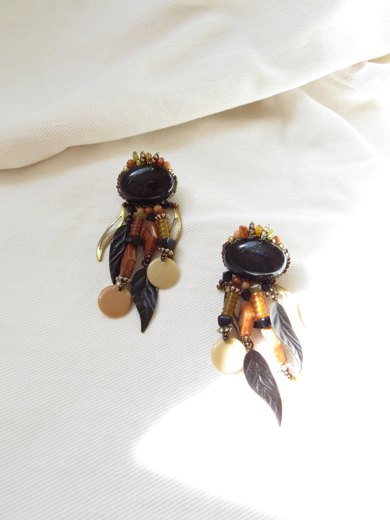 Vintage Bead & Feather Multi-Color Dangle Earrings - 耳环/耳夹 - 人造皮革 黑色