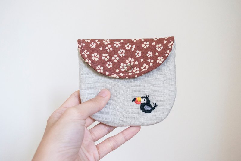 巨嘴鳥 Toucan Embroidered Linen Wee Pouch - 零钱包 - 其他材质 多色
