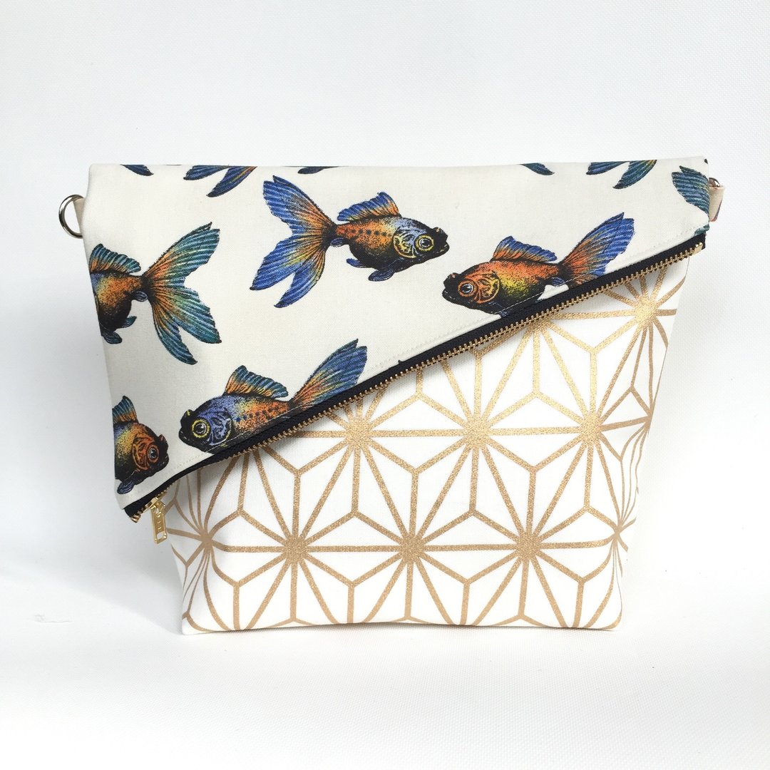 Limited Gold Edition Waterproof Goldfish Madness Sling Clutch - 侧背包/斜挎包 - 棉．麻 金色