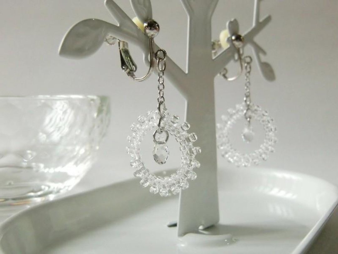 Splash! Clip-On Summer Splash Drops Drop Water Cool Austrian Crystal Shining Glittering Glitter Seed Beads Ring Hoop Shaking - 耳环/耳夹 - 玻璃 透明
