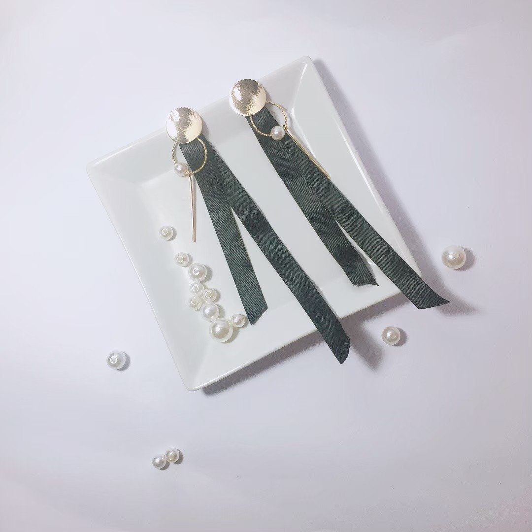 SUNNIE DESIGN 低调奢华缎带耳环 - 耳环/耳夹 - 其他材质 黑色