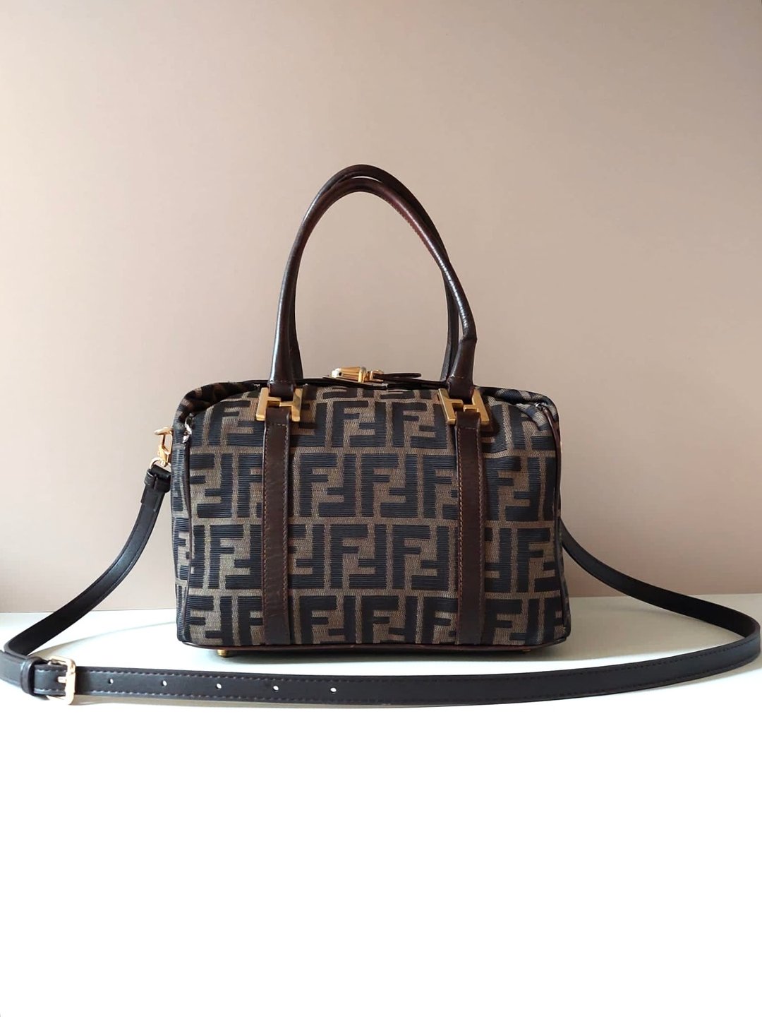 【特选货品】Fendi 老花复古波士顿小包斜背包单肩包侧背包皮革包 - 侧背包/斜挎包 - 真皮 咖啡色