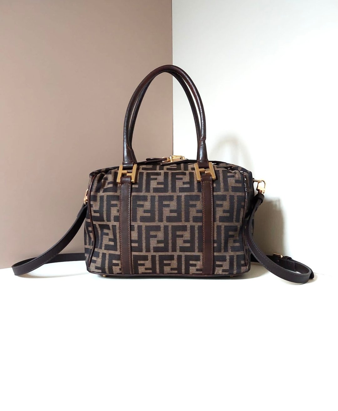 【特选货品】Fendi 老花复古波士顿小包斜背包单肩包侧背包皮革包 - 侧背包/斜挎包 - 真皮 咖啡色