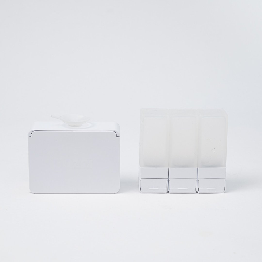 Suzzi 旅行沐浴礼盒组(皂盒*1个+M号*3支)-希腊白 - 收纳用品 - 塑料 白色