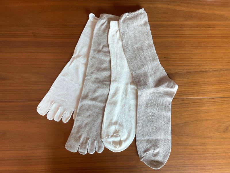 日本制 Cocoonfit 4层排寒袜 蚕丝x棉 - 袜子 - 丝．绢 卡其色