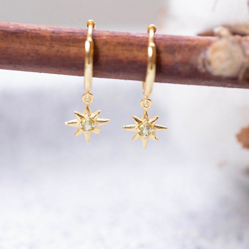 橄榄石925纯银星芒耳扣耳环 - 耳环/耳夹 - 水晶 银色