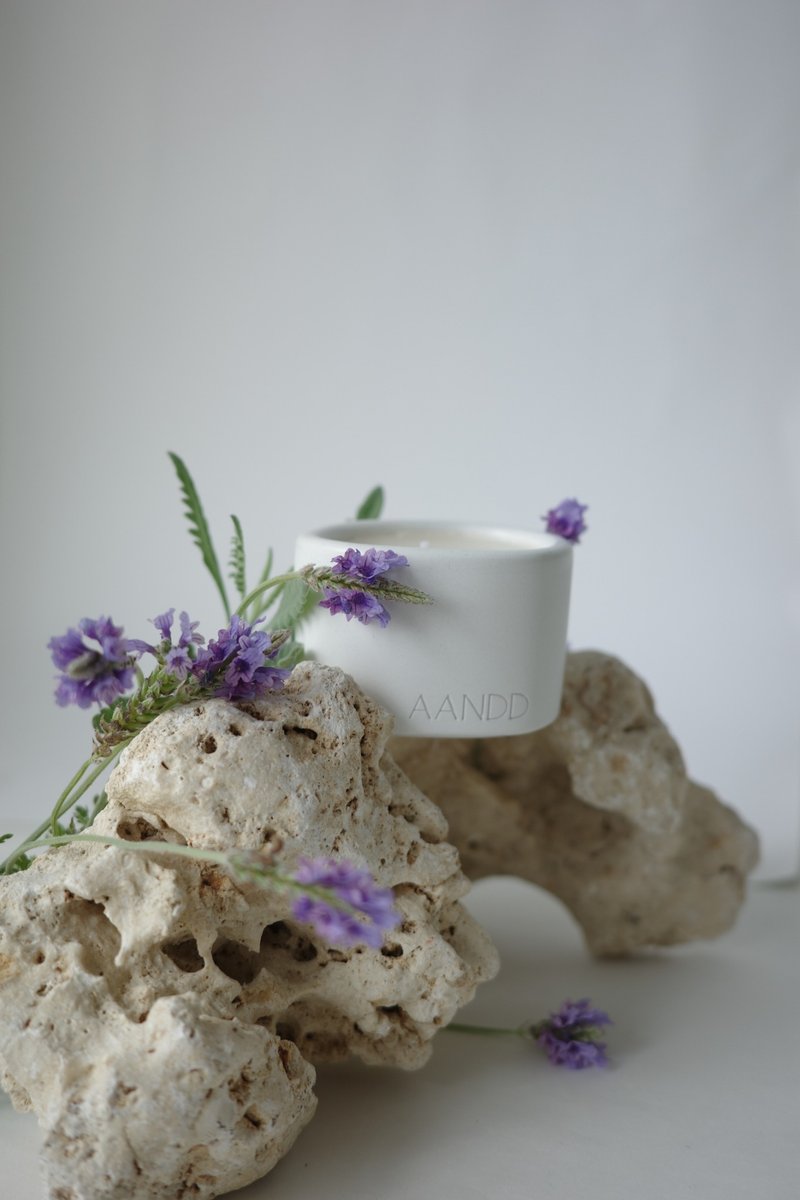 The Pond Candle | 宁静薰衣草 | 手工水泥香氛蜡烛 - 蜡烛/烛台 - 水泥 白色