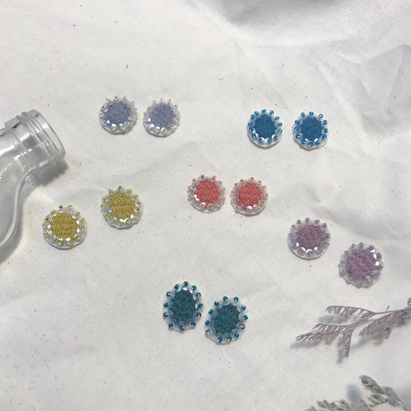 手作刺绣//精灵宝石耳环/可改夹式 - 耳环/耳夹 - 绣线 绿色