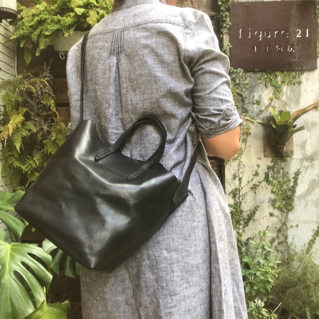 figure21 手提斜背包 / 黑 / 中 - 侧背包/斜挎包 - 真皮 
