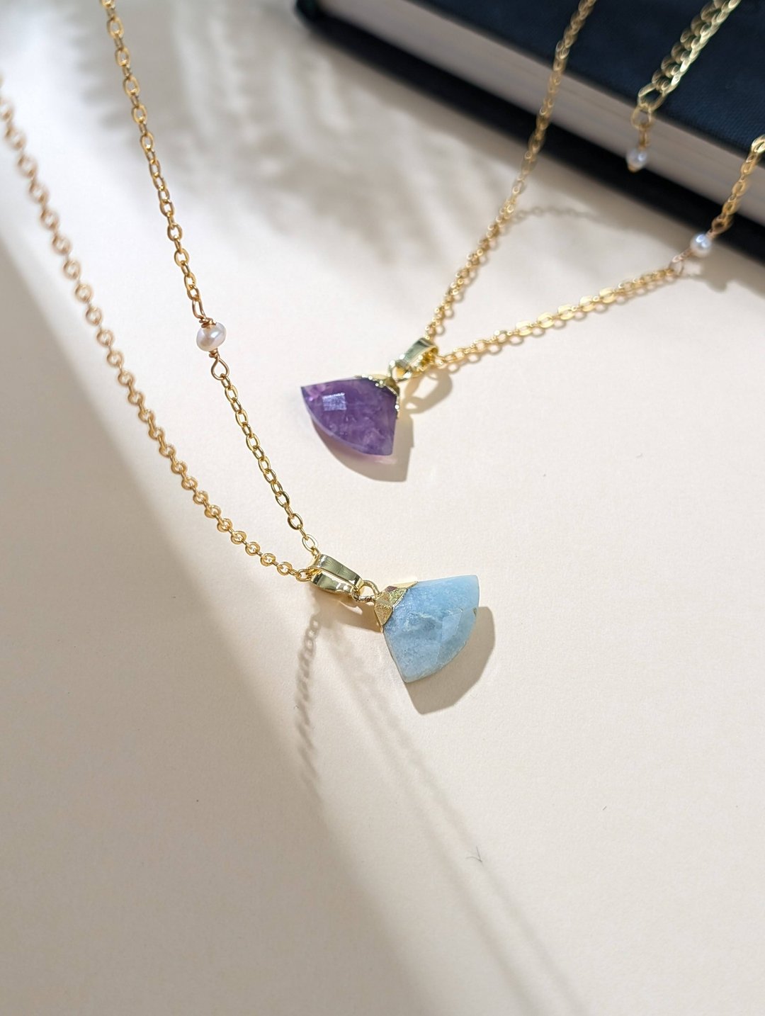 扇形项链 / 紫水晶 白水晶 橙月光 红虎眼 天河石 珍珠 - 项链 - 半宝石 多色