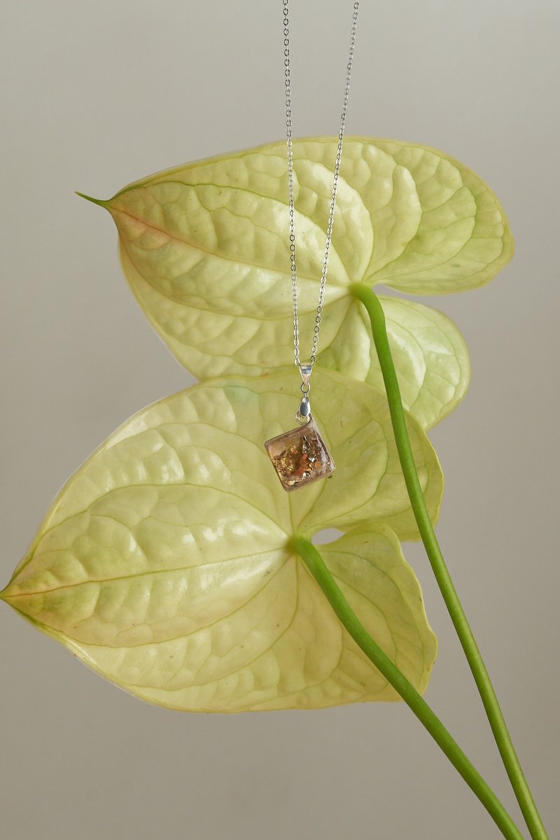 【藏阁】鎏金-日本滴胶项链、925纯银、独一无二 - 项链 - 树脂 透明