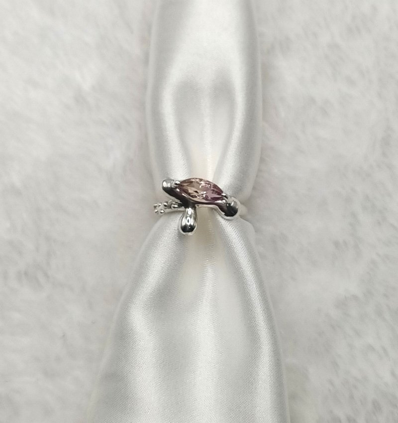 飞碟戒指 / 925纯银戒指 / 纯手工制作 - 戒指 - 纯银 