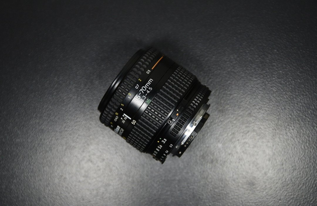 【经典古物】尼康 Nikon AF Nikkor 35-70mm F3.3-4.5 变焦镜 - 相机 - 其他材质 