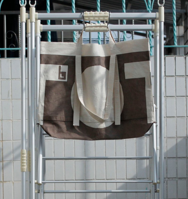 黑底白色TOTE字体图案帆布袋-T/BK-R-001 - 手提包/手提袋 - 棉．麻 