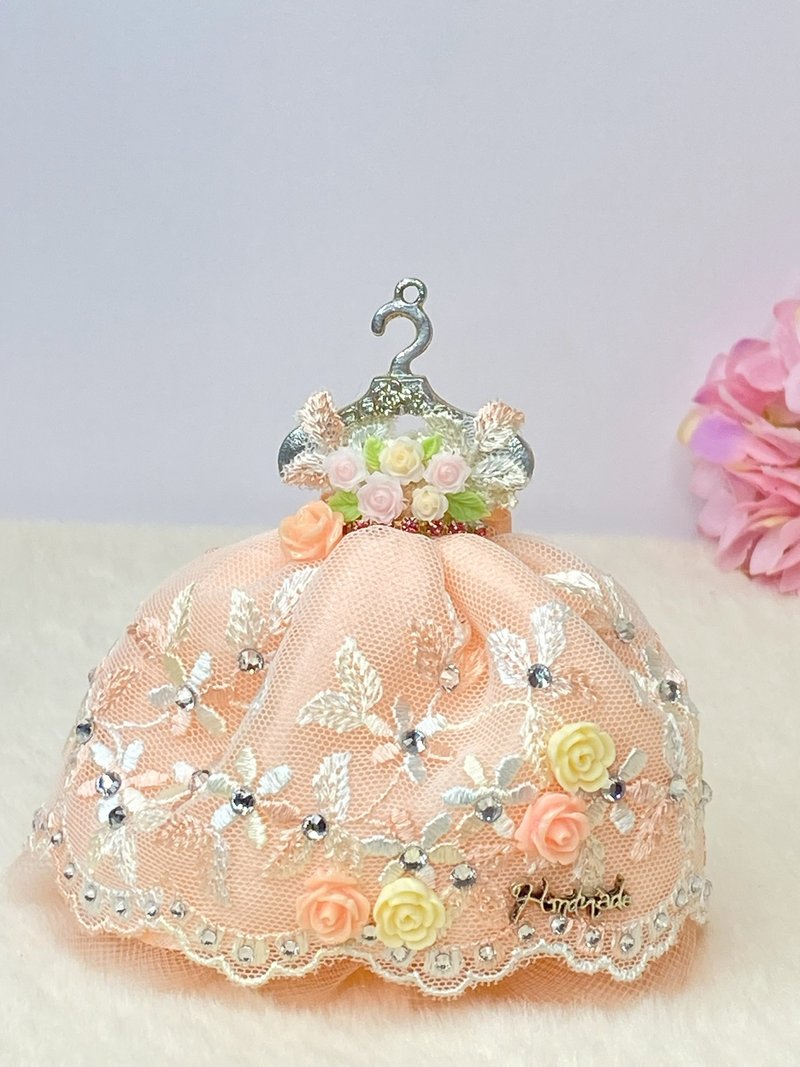 馨成女红-花朵系列礼服钥匙圈-花花系列 - 钥匙链/钥匙包 - 其他材质 