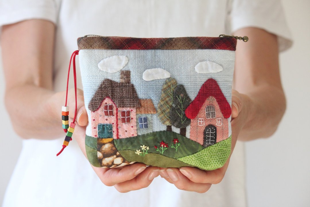 Japanese patchwork Bag for Cosmetic Medium size. Quilted makeup patchwork bag. - 化妆包/杂物包 - 其他材质 多色