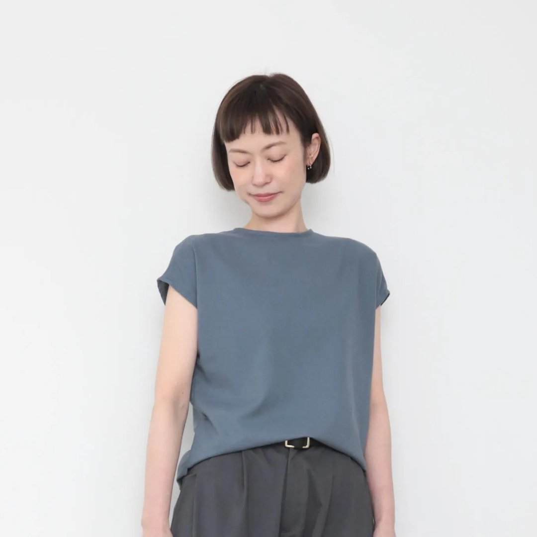 OMAKE.jp 后褶连袖上衣t.f.t.r.Tops 灰蓝 - 女装上衣 - 棉 蓝色