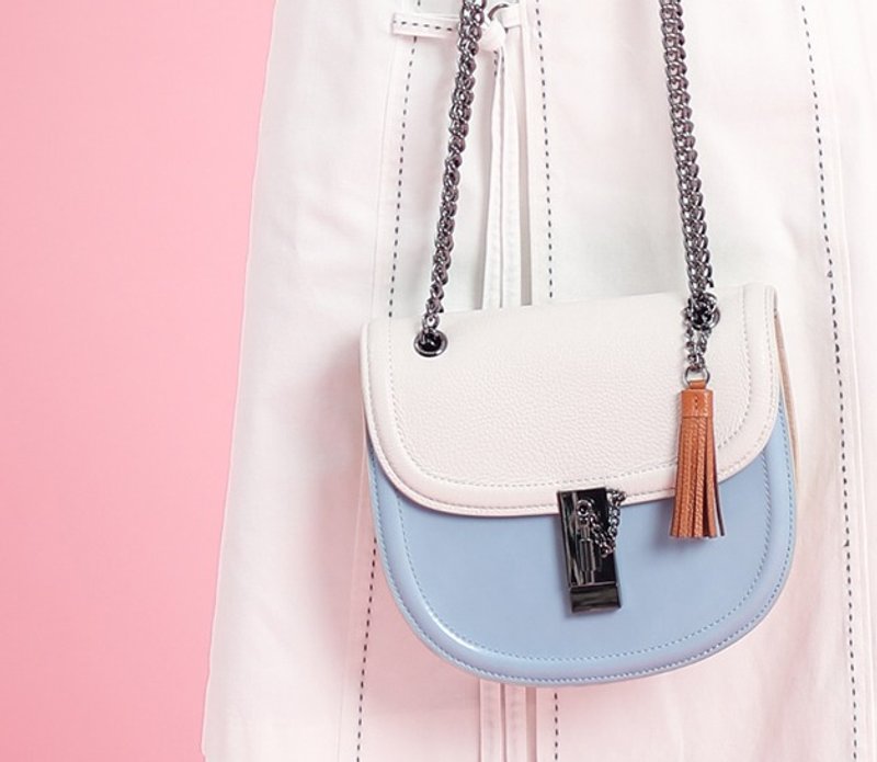 【 展示品出清 】造型扣头 滑动链条真皮侧背包 蓝杏拼橘流苏 - 侧背包/斜挎包 - 真皮 蓝色