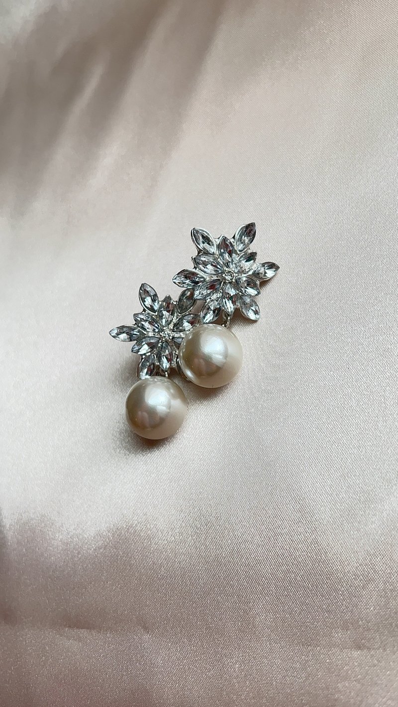 Wedding ceremony wedding bridal pearl bijou bride formal large pierced earrings formal gift Christmas - 耳环/耳夹 - 其他金属 金色