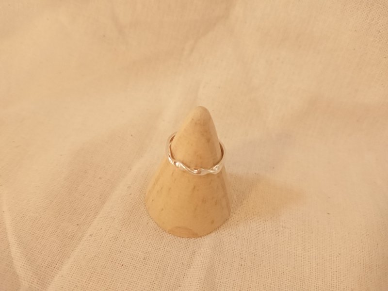 ALittleTrip 手作设计 扭转纯银戒指 三扭结 订制 999纯银 - 戒指 - 纯银 银色