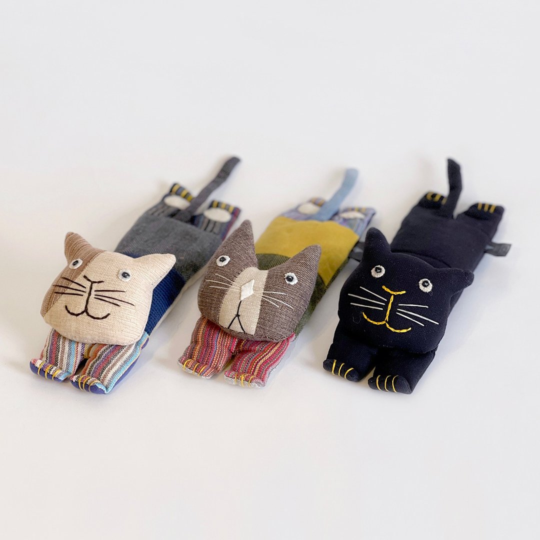 猫咪热敷枕 / 眼枕 / 手靠垫 _ 公平贸易 - 玩偶/公仔 - 棉 多色