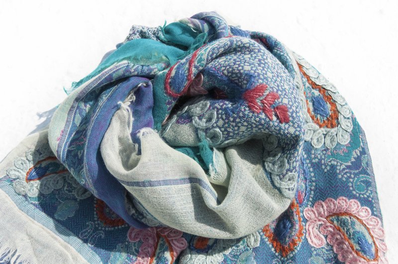 水煮羊毛披肩/针织围巾/刺绣围巾/羊绒披巾/喀什米尔Cashmere-花 - 围巾/披肩 - 羊毛 多色