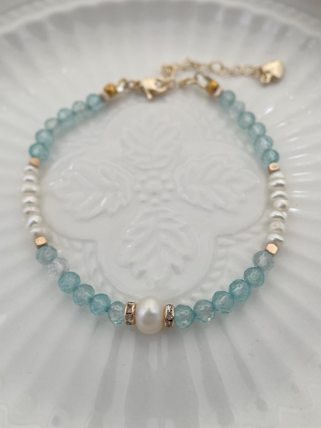 【静谧之流】14K 包金 珍珠 蓝托帕石 天然水晶 极细 定制化 手链 - 手链/手环 - 水晶 蓝色