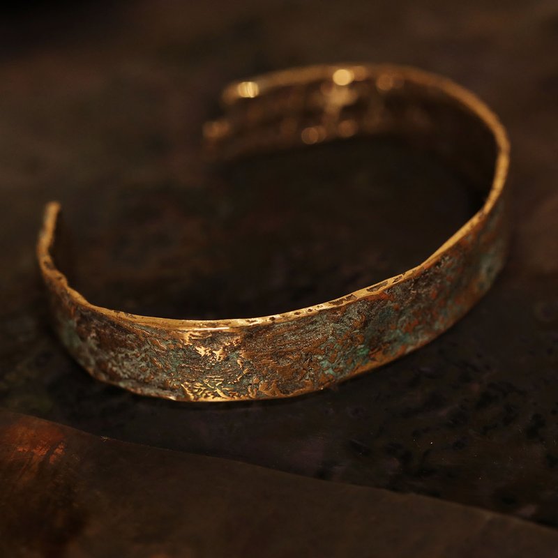 Azure Flame Bangle 青石手镯 - 手链/手环 - 铜/黄铜 金色
