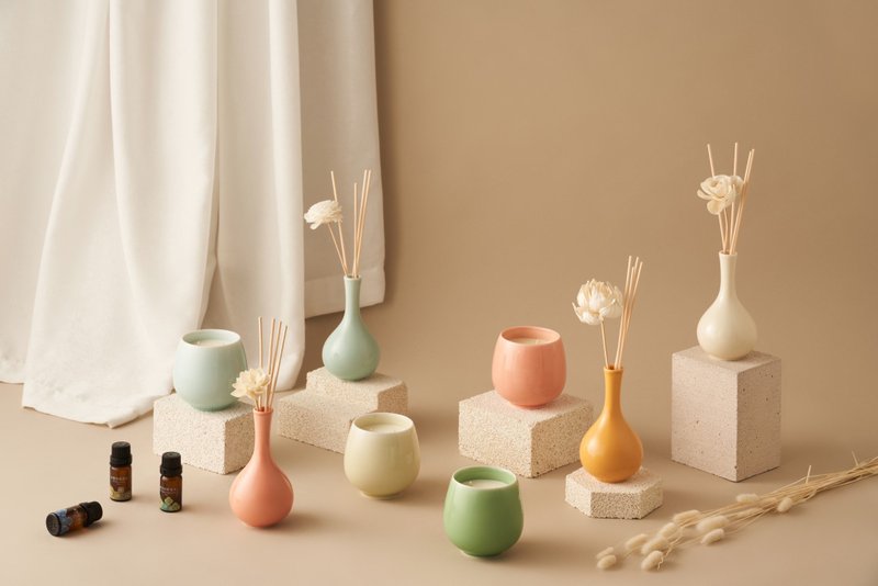 家香 东方香氛蜡烛明星套组 金萱乌龙麝香及檀檀铁观音 - 香薰/精油/线香 - 陶 橘色