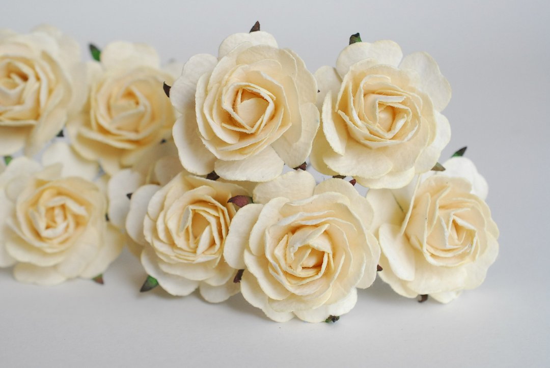 Paper Flower, centerpiece, DIY small 25 pieces rose size 3.5 cm., ivory color - 其他 - 纸 黄色