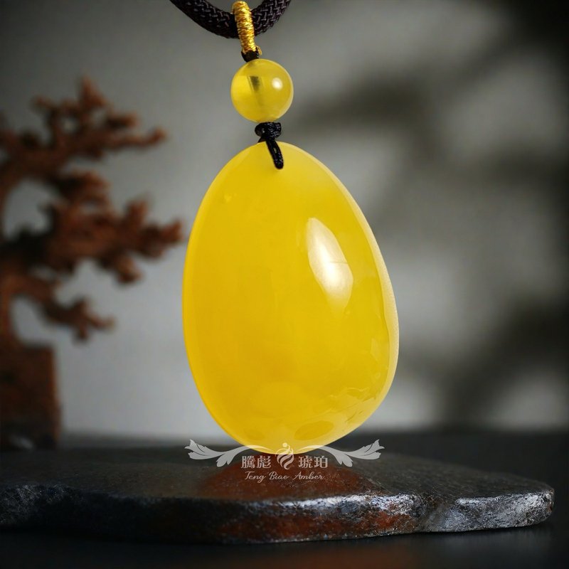 腾彪琥珀 天然琥珀蜜蜡 鸡油黄蜜蜡  飘花正规水滴 项链坠 - 项链 - 半宝石 橘色