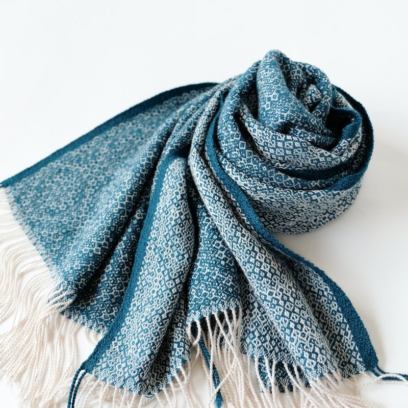 Cashmere Färg 手织喀什米尔丝绸披肩【珠华06】 - 围巾/披肩 - 其他材质 蓝色