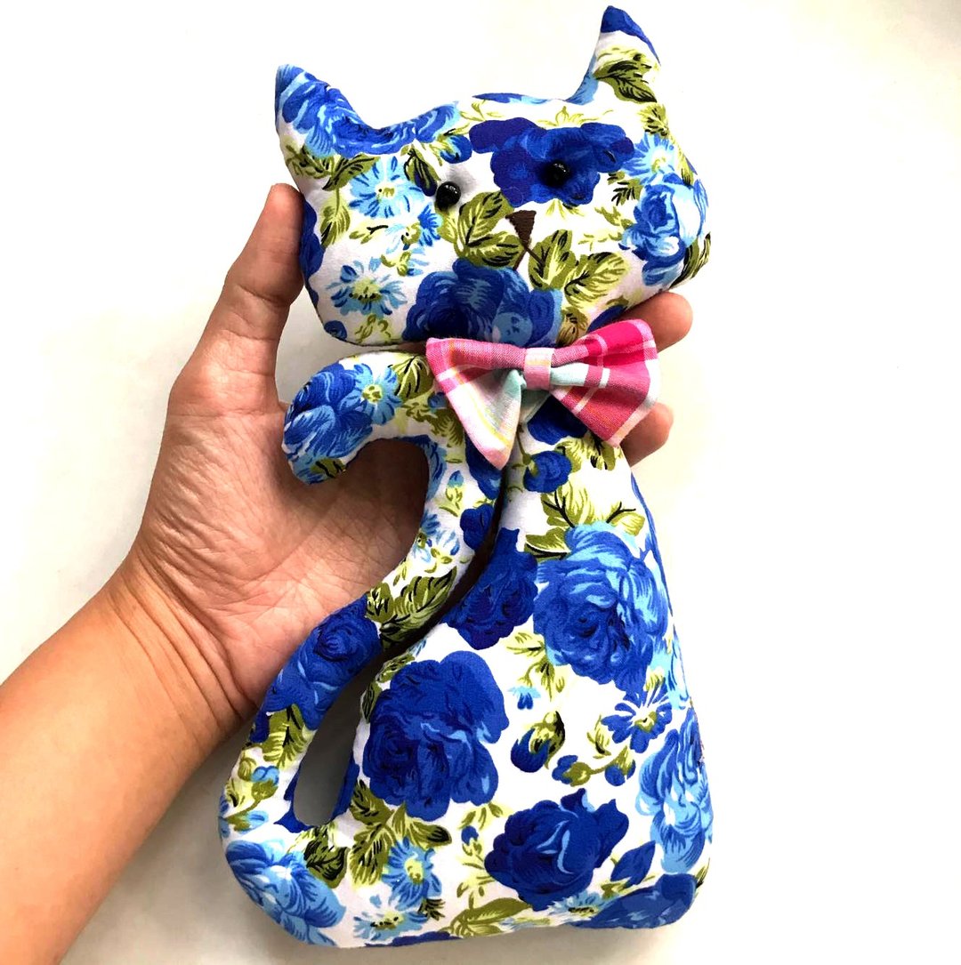 Handcraft Thai Fabric Cat Doll - 玩具/玩偶 - 棉．麻 