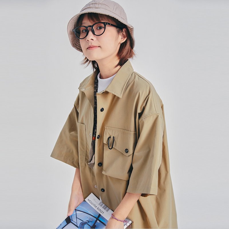 TopBasics 日系户外登山扣装饰双口袋衬衫 - 男装衬衫 - 聚酯纤维 卡其色