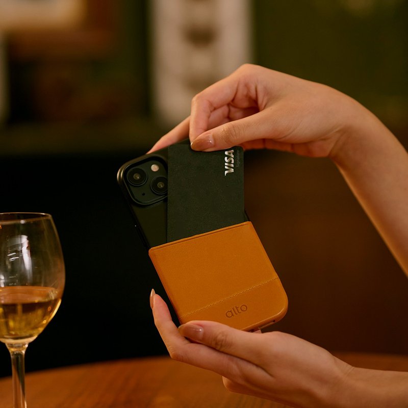 插卡防摔皮革手机壳 iPhone 15系列 — 棕/黑 - 手机壳/手机套 - 真皮 咖啡色