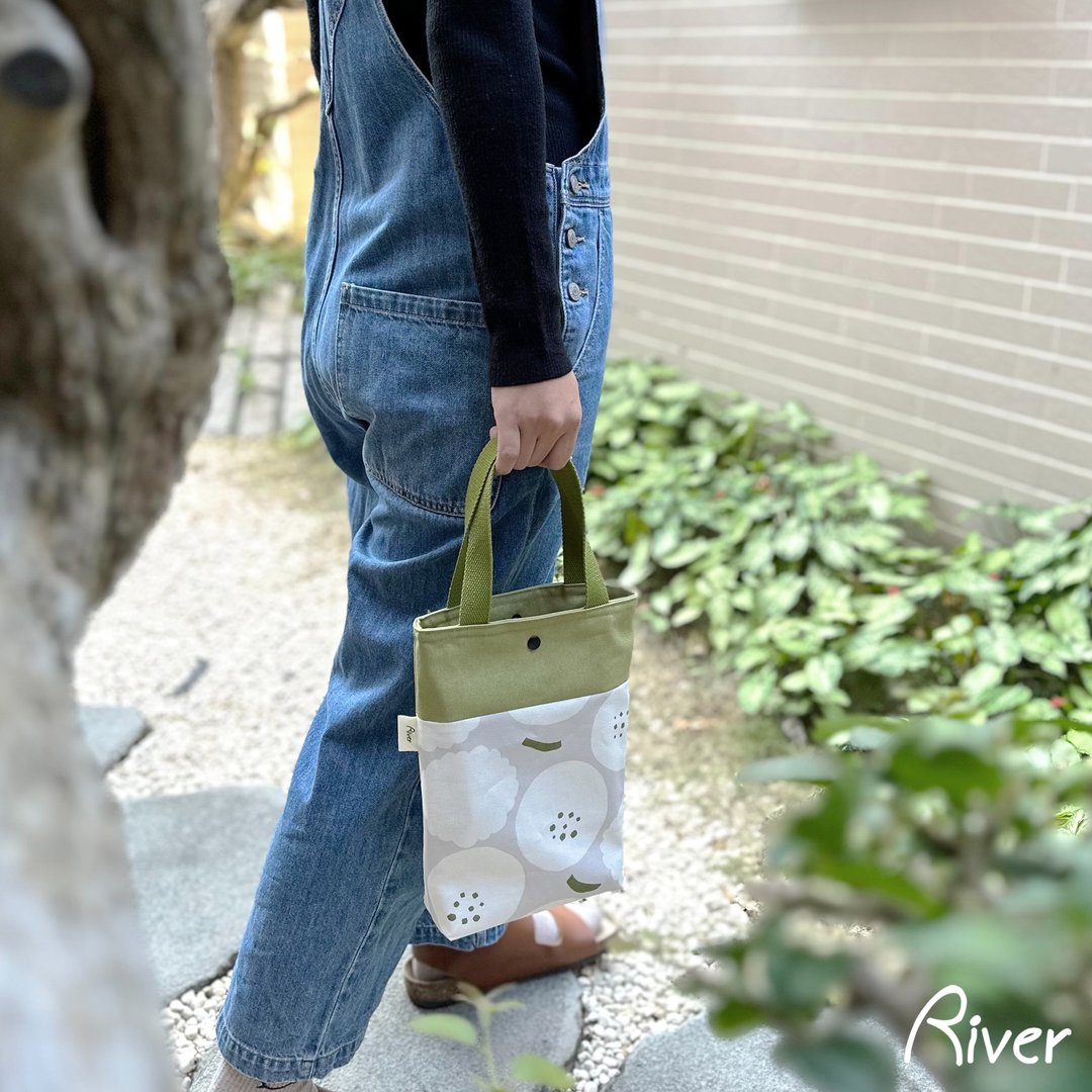 【River】小散步包/原创设计布料/棉花糖/米 - 手提包/手提袋 - 棉 卡其色