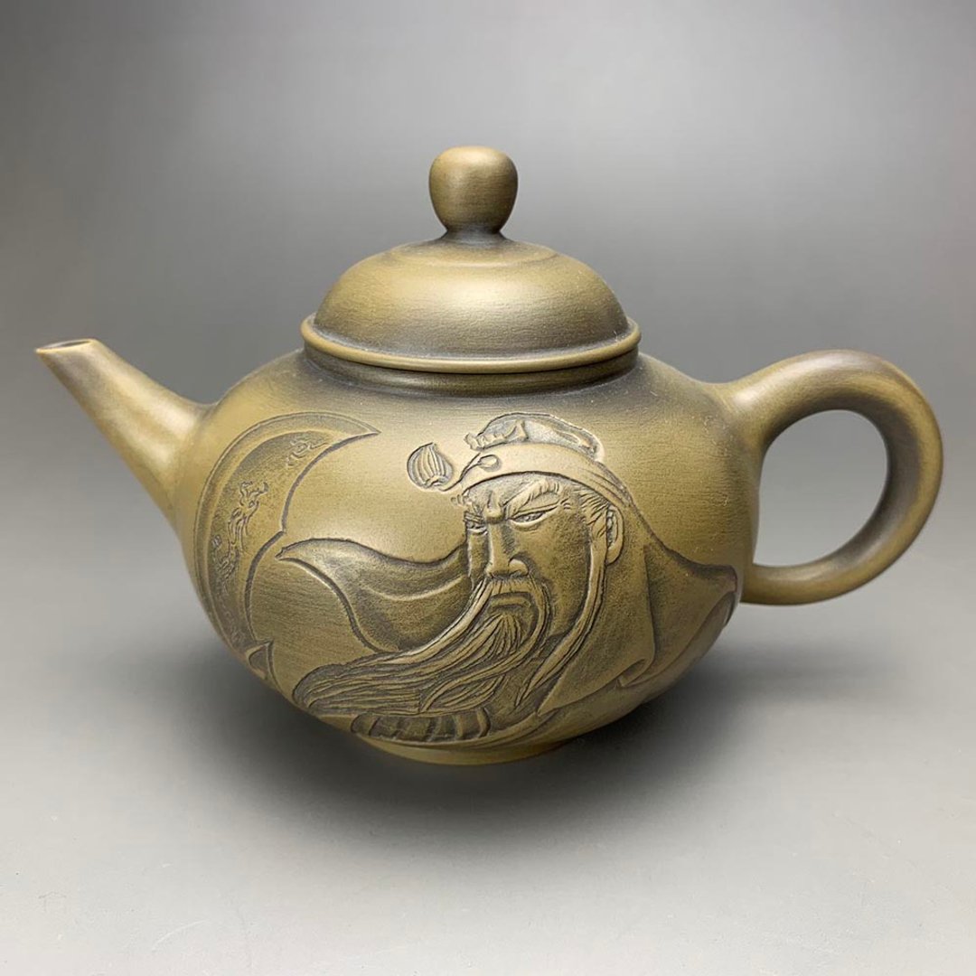 台湾【段泥】雕刻关公(威武震人间)窑变壶 - 茶具/茶杯 - 陶 卡其色