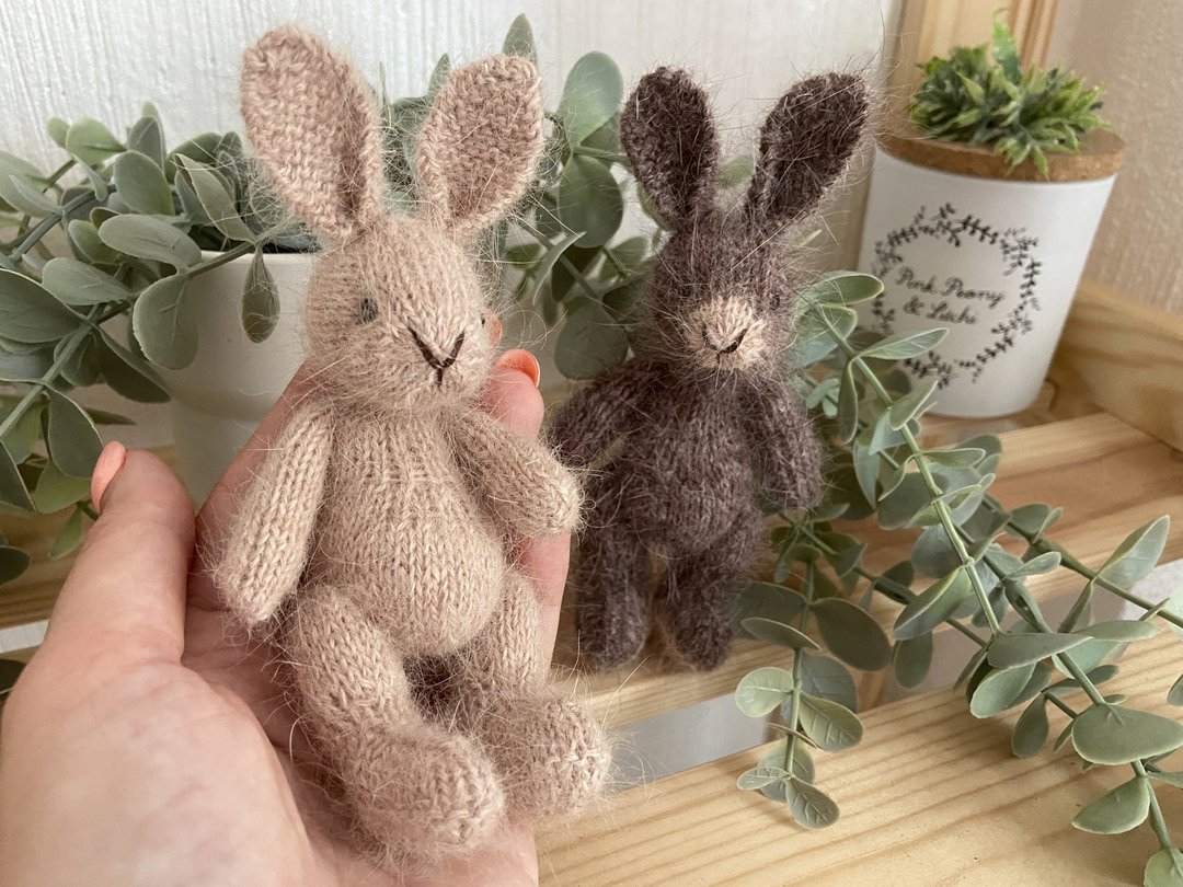 Mini bunny toy for a newborn photo shoot, Amigurumi bunny animal - 玩具/玩偶 - 羊毛 咖啡色