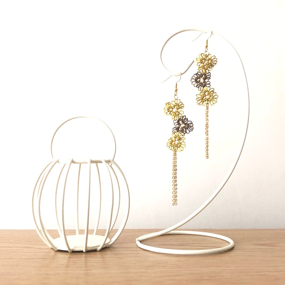 【订制】手编三小花 耳环 金秋 秋冬系列 Tatting Earrings - 耳环/耳夹 - 绣线 金色