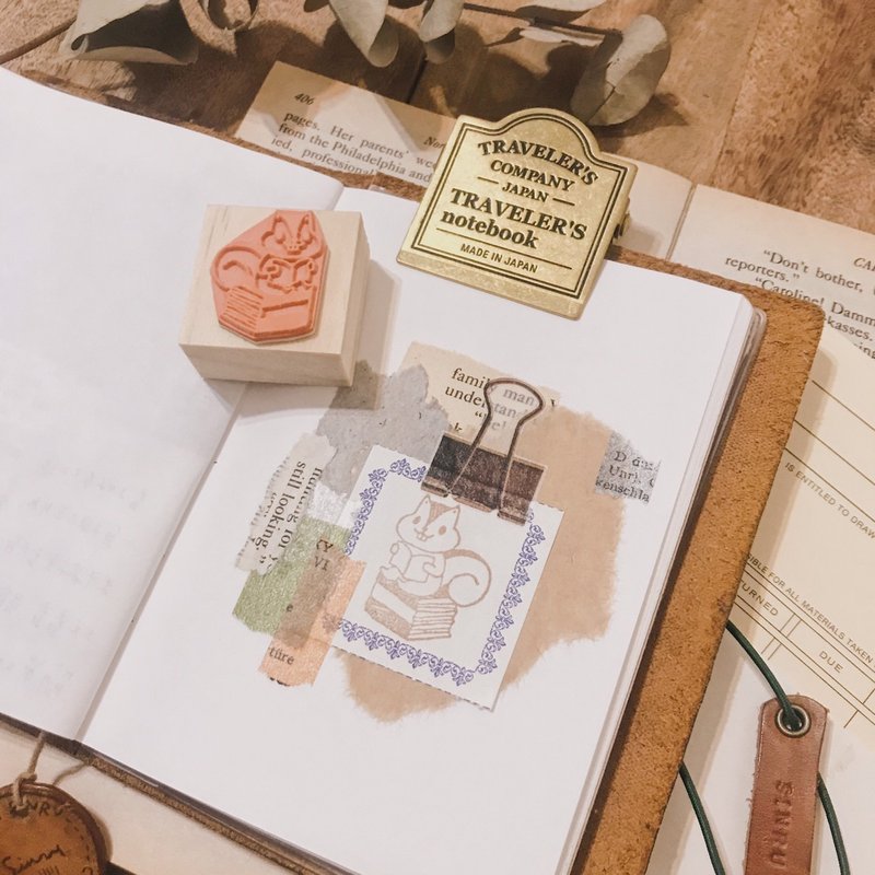 实木印章 | 松鼠读诗印章 - 印章/印台 - 木头 