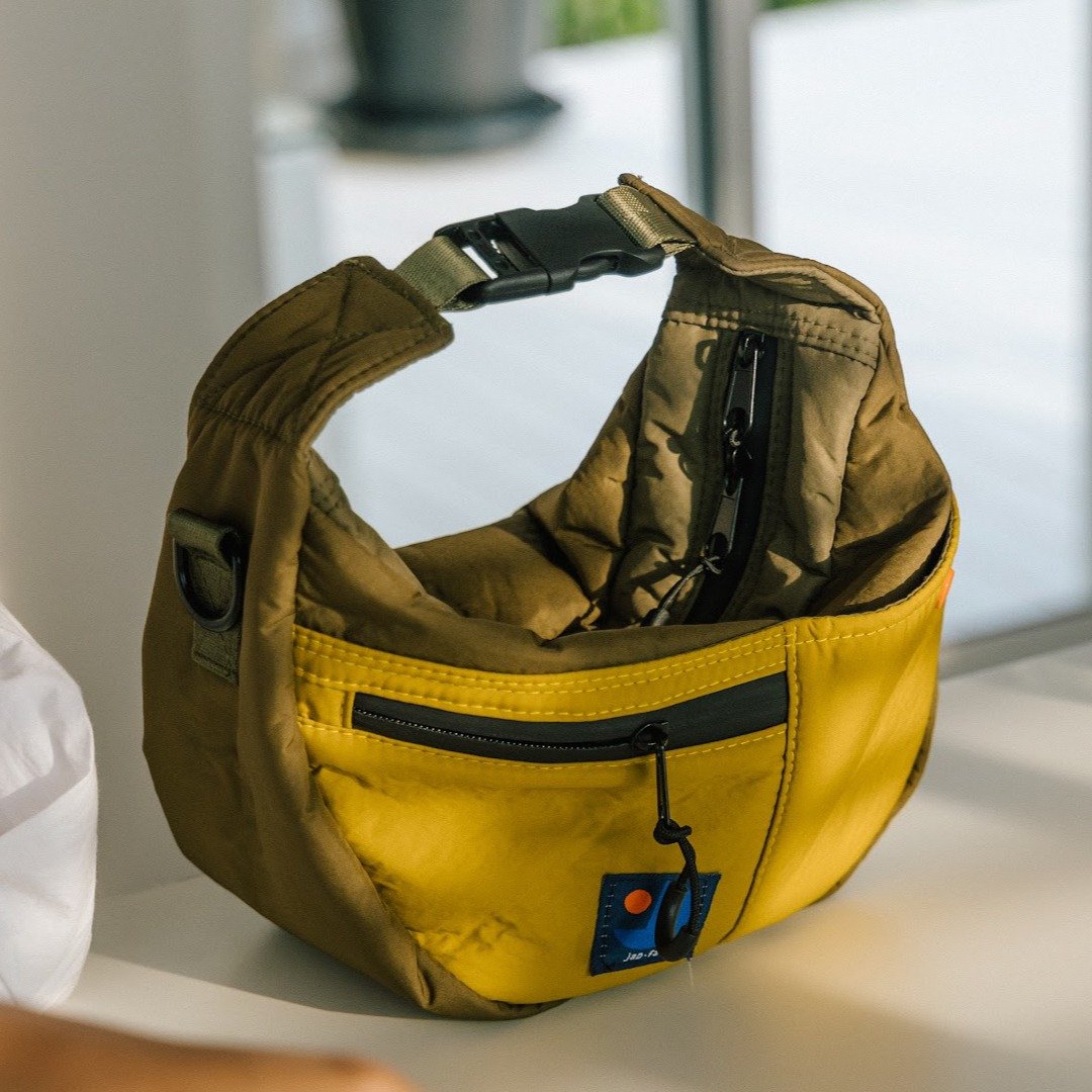 HALF MOON RECYCLED BAG：绿色 - 侧背包/斜挎包 - 尼龙 绿色