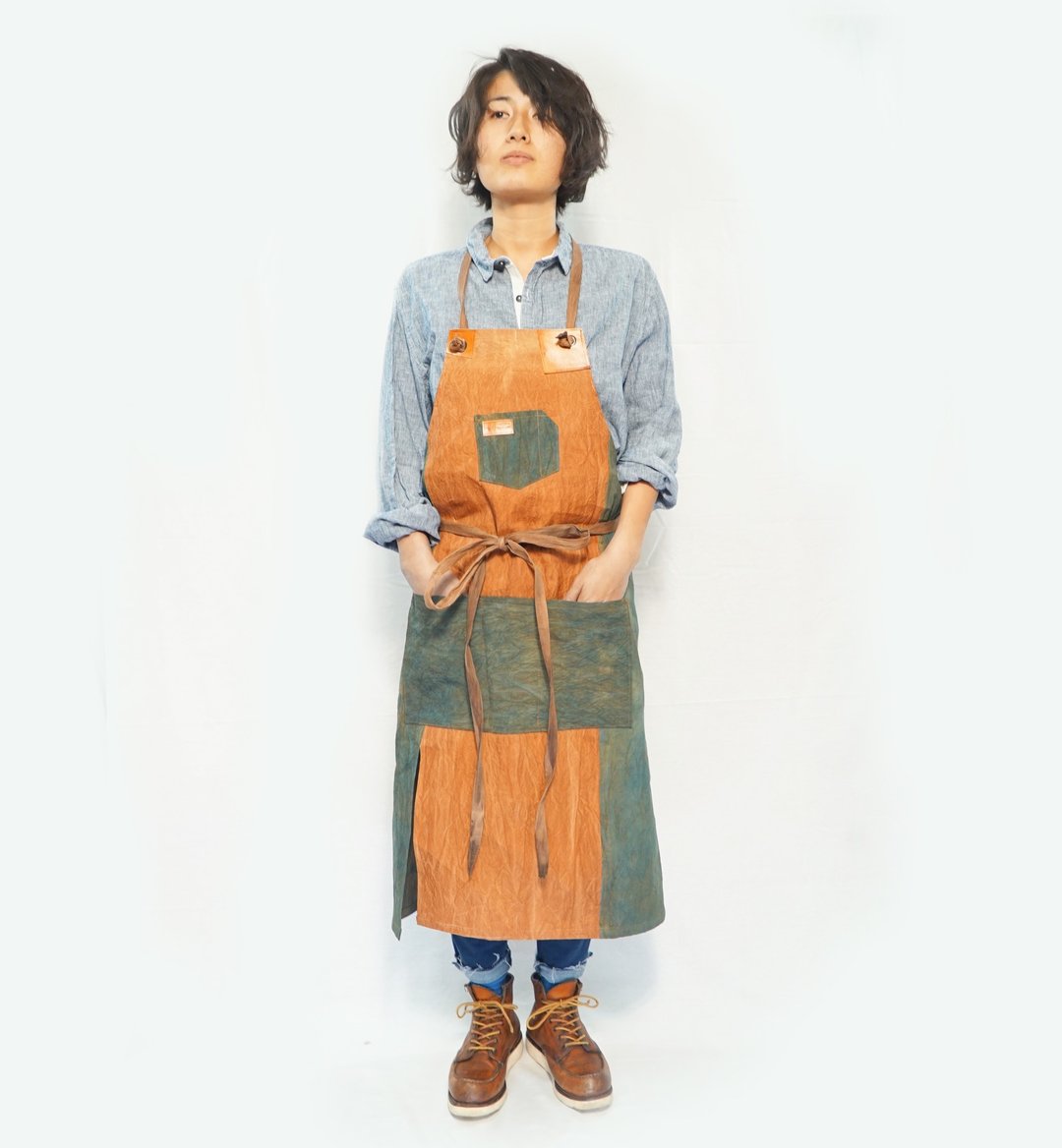 patchwork apron green × brown  /natural  persimmon & indigo dye - 围裙 - 棉 绿色