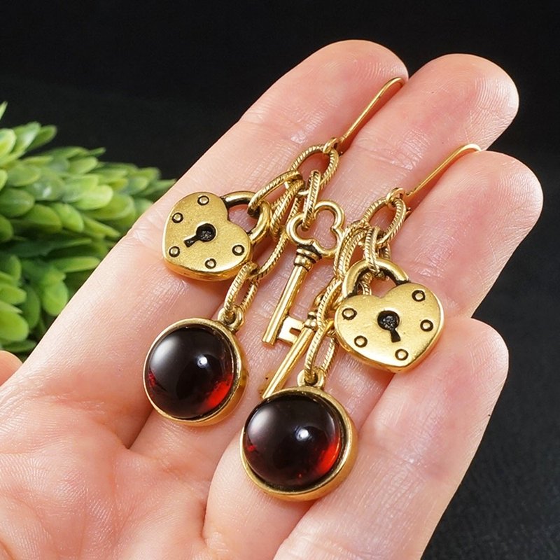 Gold Key and Lock Cherry Ruby Red Marsala Glass Large Steampunk Earrings Jewelry - 耳环/耳夹 - 玻璃 红色