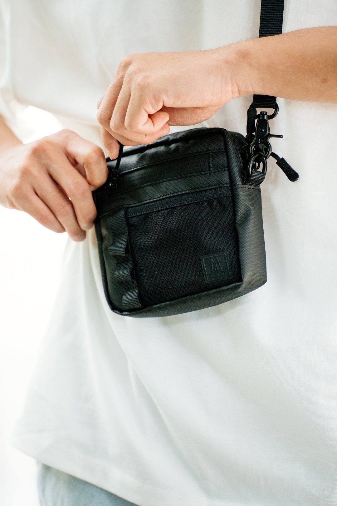 MORAL | Napier Cubic Crossbody 型格方形小斜挎包 - 侧背包/斜挎包 - 环保材料 黑色