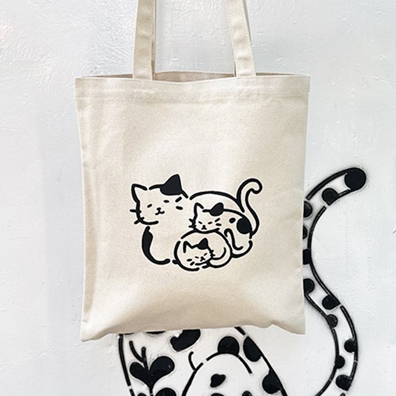 【插画款】团圆猫-网版印刷 | 直式帆布袋_台湾制手工绢印帆布包 - 侧背包/斜挎包 - 棉．麻 白色