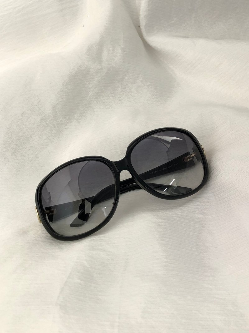 [日本直送品牌二手包] GUCCI 太阳眼镜黑GG Logo 复古旧款 twdebz - 墨镜 - 其他材质 黑色
