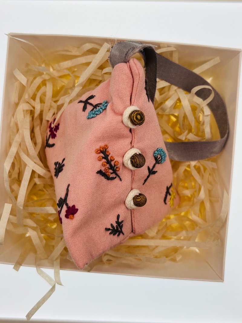 刺绣-端午节香包-大棕子-粉色 - 香薰/精油/线香 - 棉．麻 