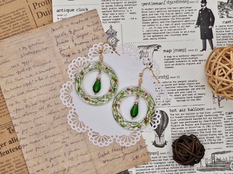 原创耳饰 森绿之环 森系精灵风格 真花创作 小众饰品 耳环 - 耳环/耳夹 - 树脂 绿色